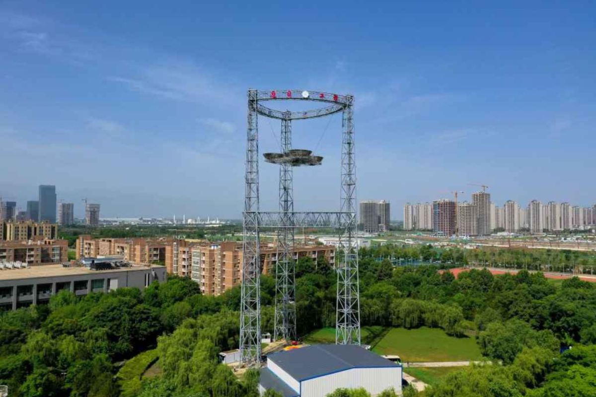 The 75-meter-high steel structure hosting systems for testing space-based solar power, at Xidian University in Xi'an, north China.